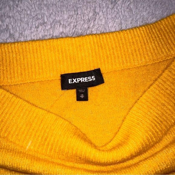 Express off shoulder twist front sweater - Picture 4 of 9